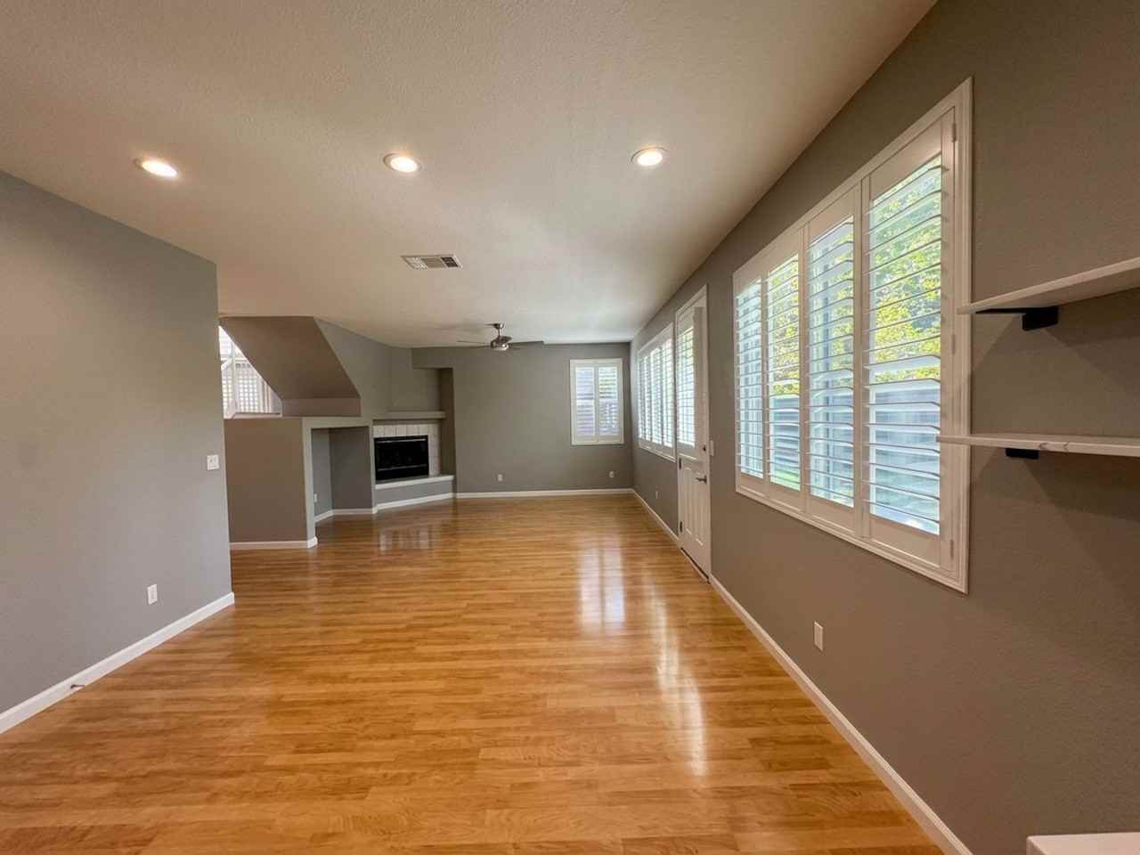 9572 Windrose Ln - Photo 5 of 15