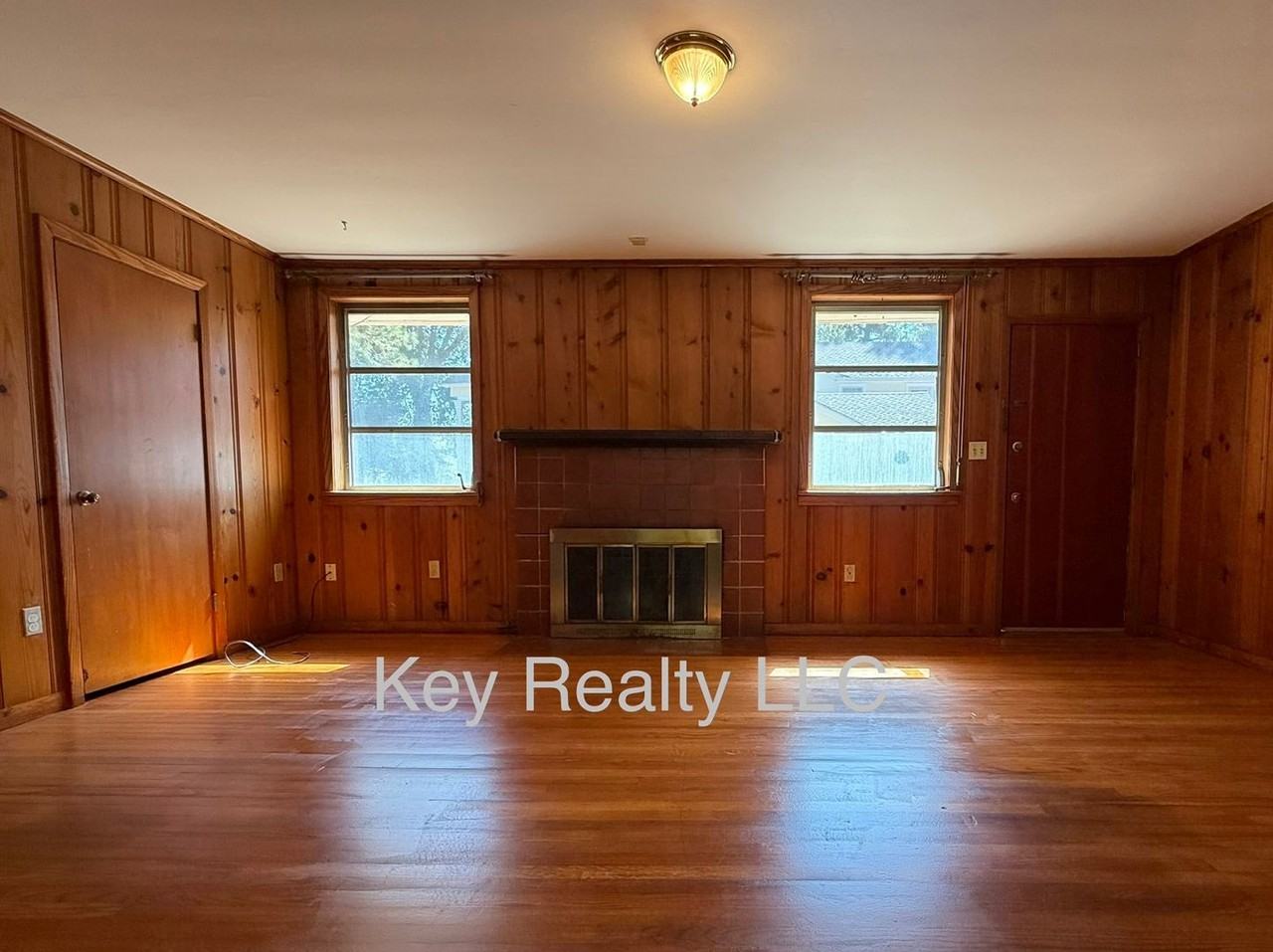 4519 Woodlawn Dr - Photo 4 of 10
