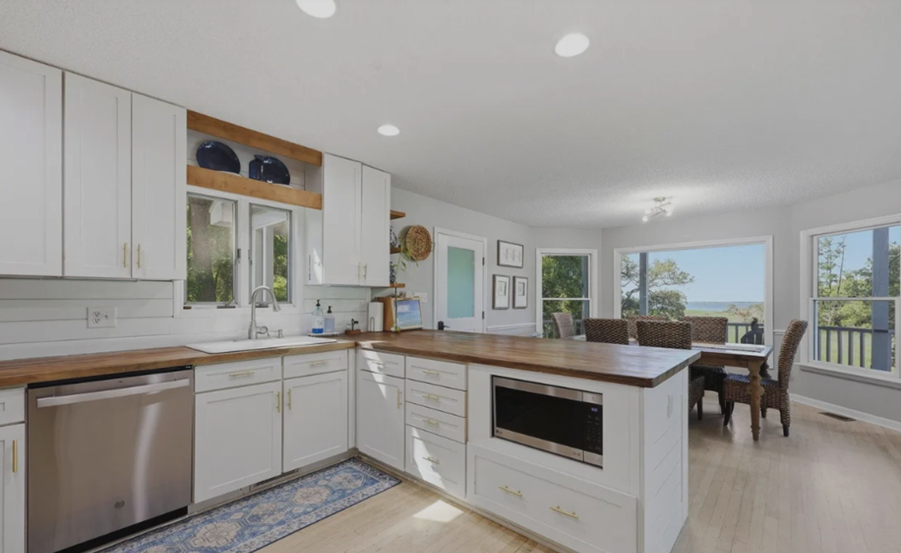 174 Windy Point Rd - Photo 5 of 24