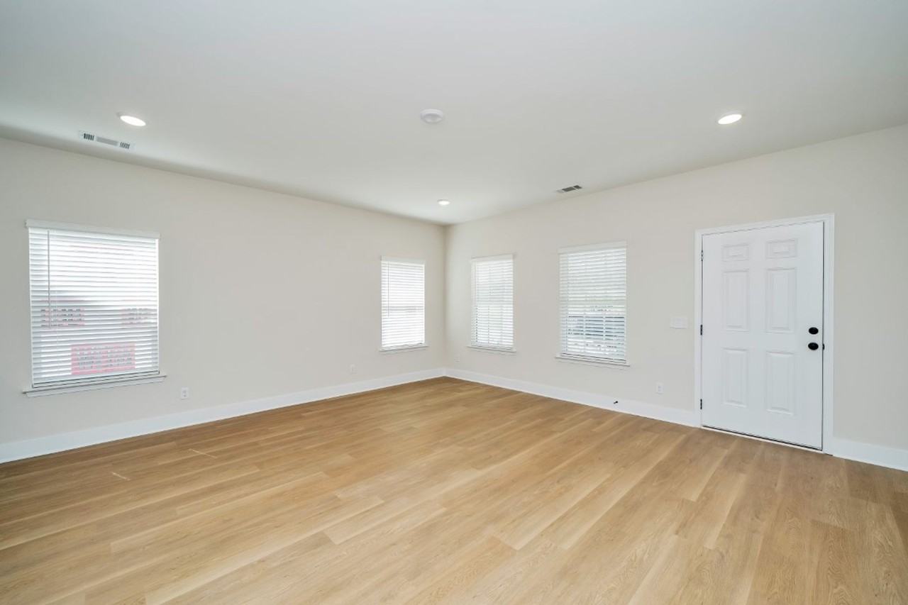 2261 Headrick Rd - Photo 7 of 19