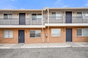 featured image of 984 E Saxony Dr
