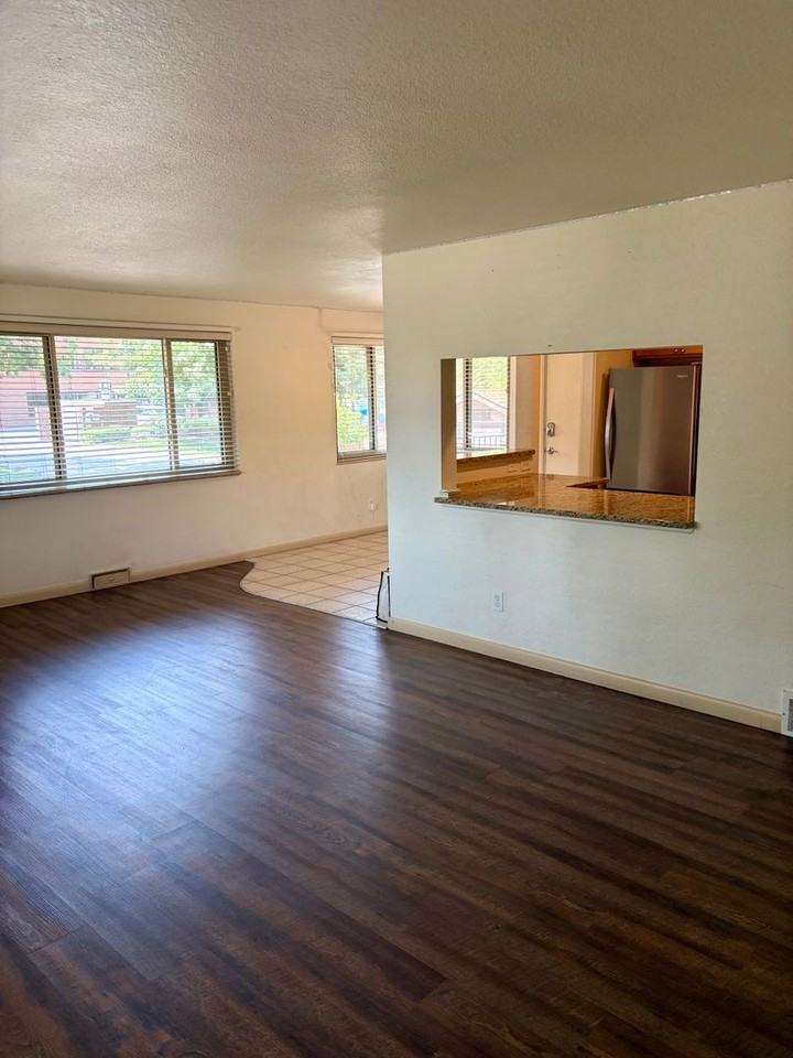 2815 Pennsylvania Ave - Photo 3 of 25