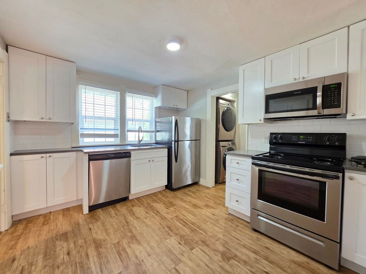 879 19th St - Photo 3 of 19