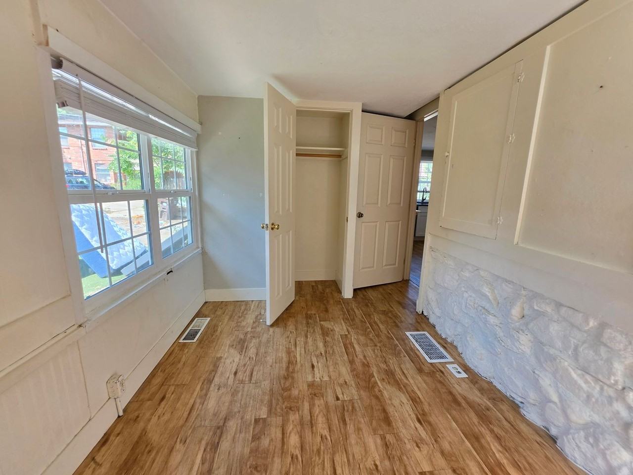 879 19th St - Photo 6 of 19
