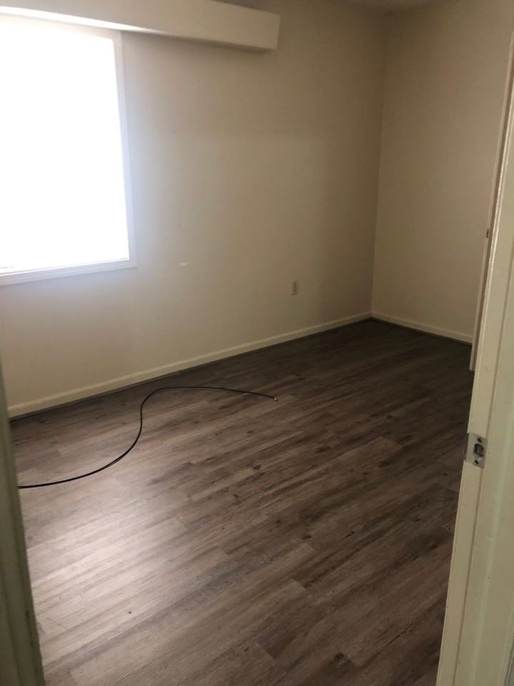 205 W Market Ave - Photo 4 of 7