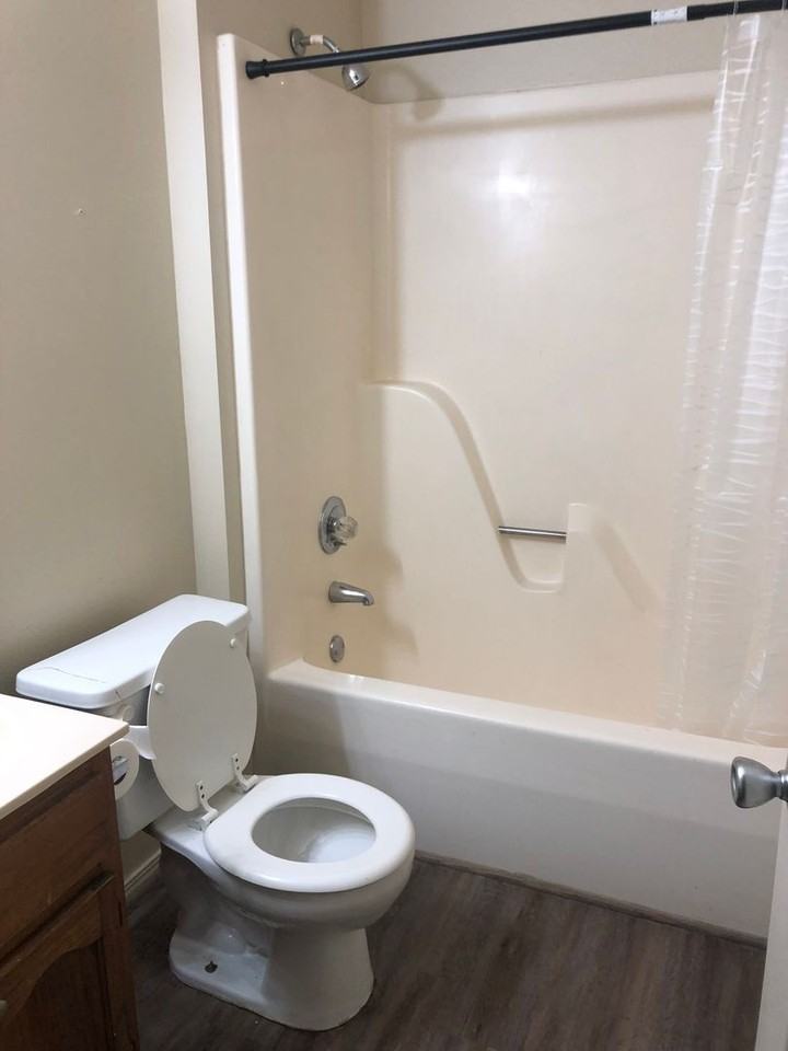 205 W Market Ave - Photo 6 of 7