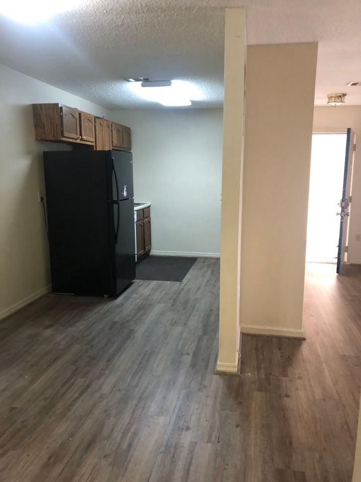 205 W Market Ave - Photo 7 of 7