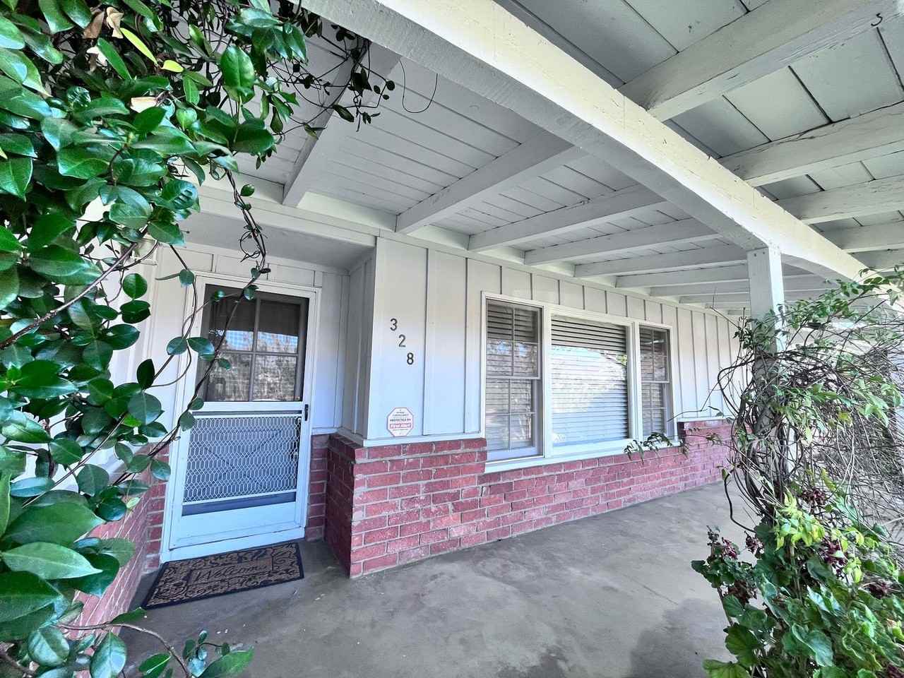 328 E Sunset Dr N - Photo 2 of 26