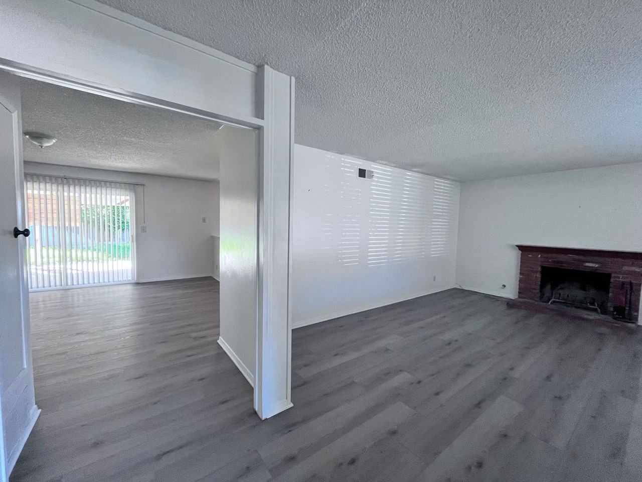 328 E Sunset Dr N - Photo 4 of 26