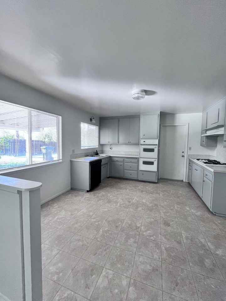 328 E Sunset Dr N - Photo 6 of 26