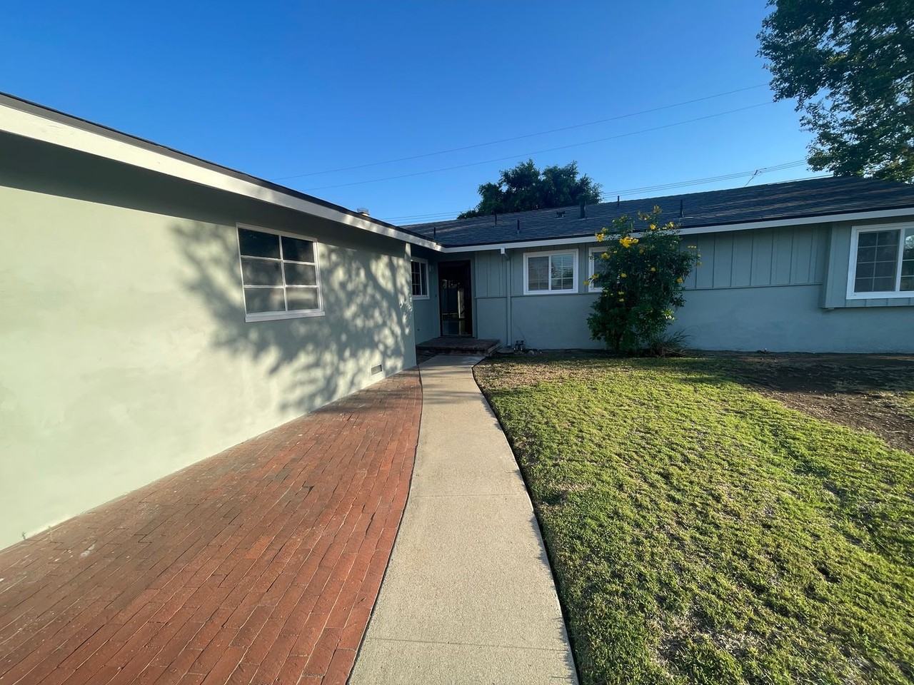 17592 Fiesta Way - Photo 2 of 7