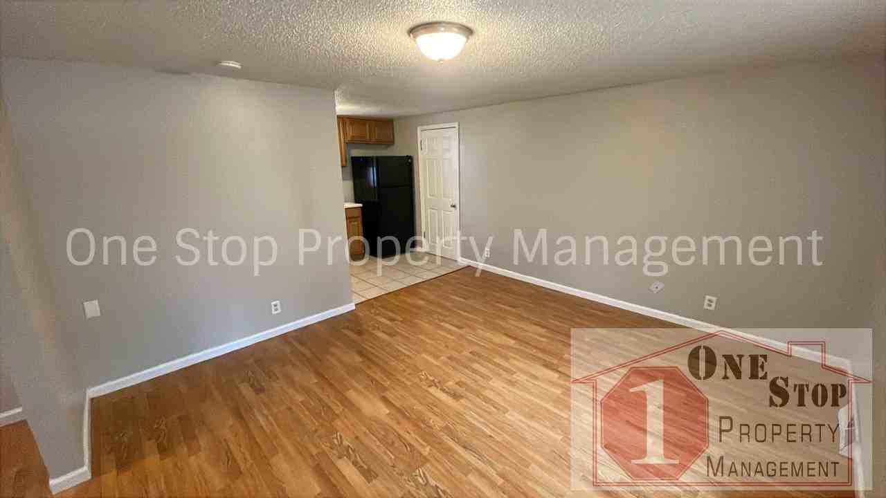 1202 E South Ave - Photo 4 of 16