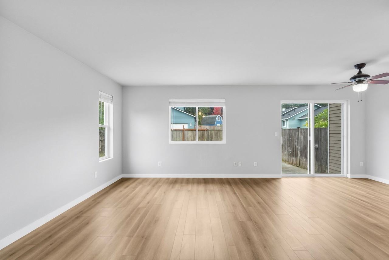 301 Nw Capstan Ct - Photo 3 of 41