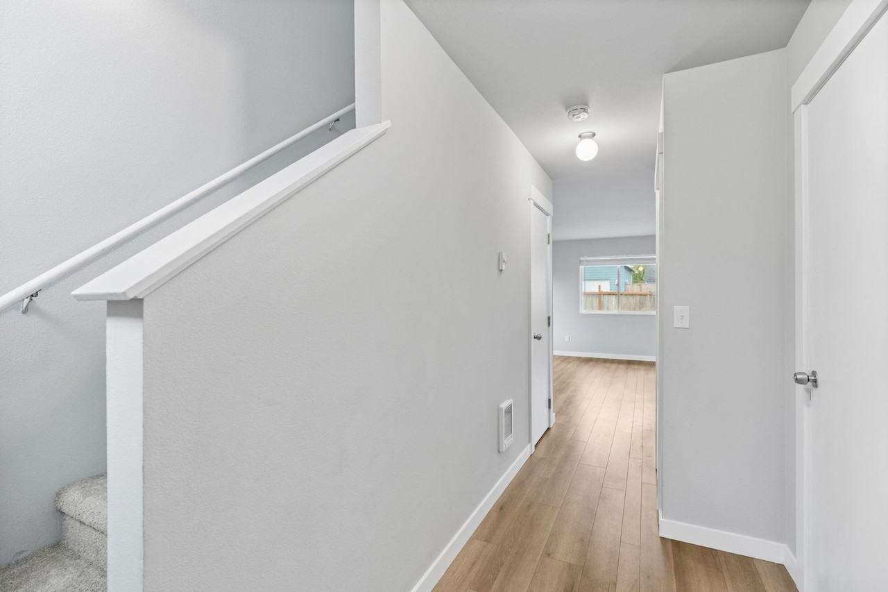 301 Nw Capstan Ct - Photo 6 of 41