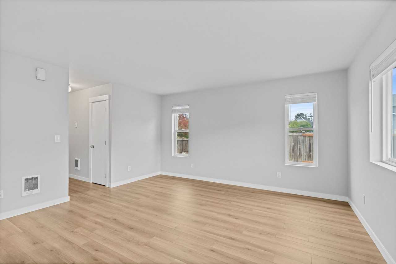301 Nw Capstan Ct - Photo 7 of 41