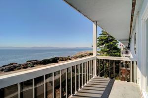 featured image of 2019 Shoreline Dr