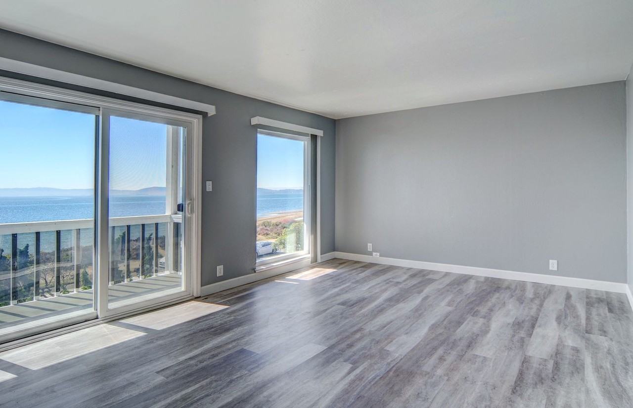 2019 Shoreline Drive - Photo 3 of 16