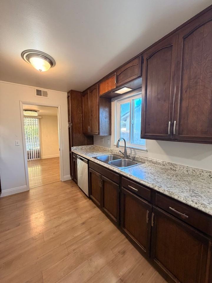6431 Everest Way - Photo 3 of 15