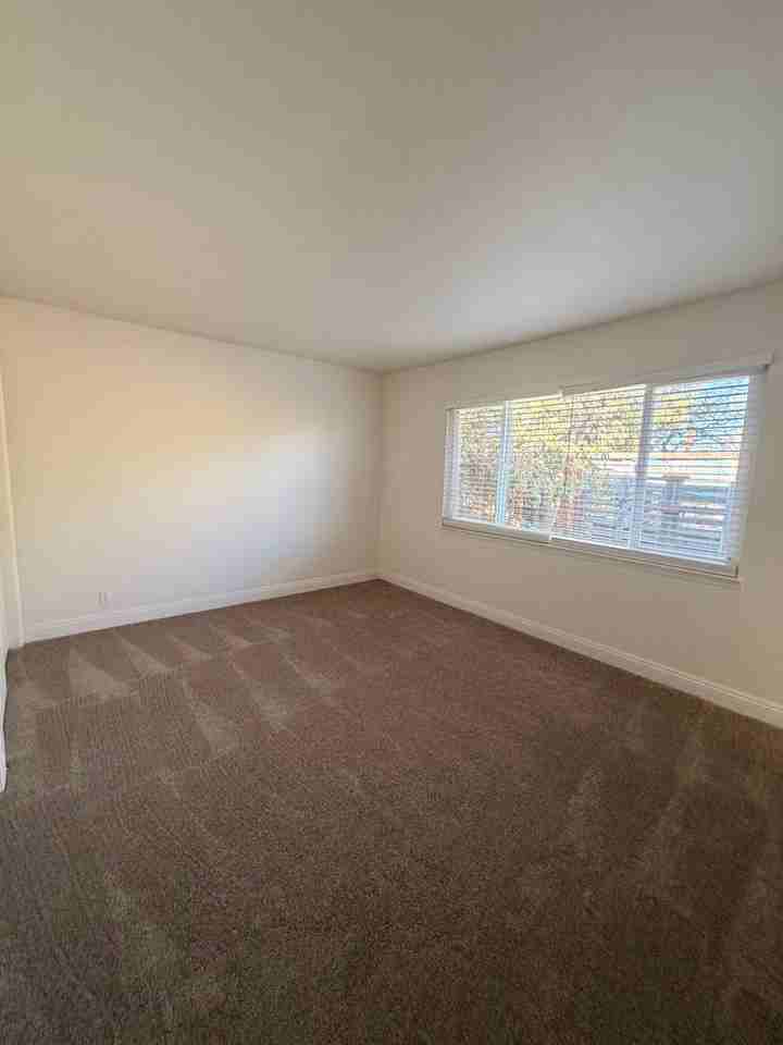 6431 Everest Way - Photo 7 of 15
