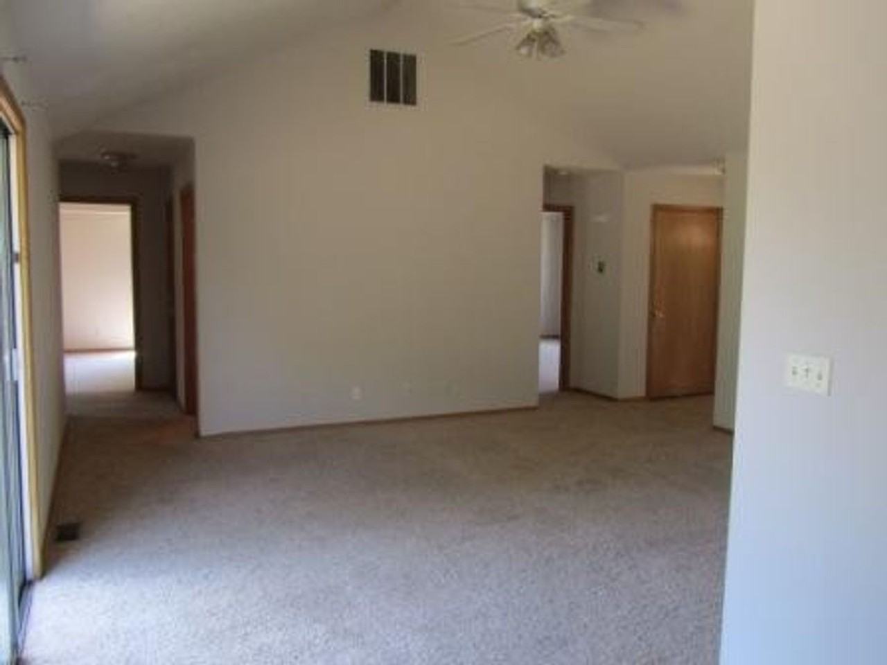3445 W Hoke Dr - Photo 3 of 7