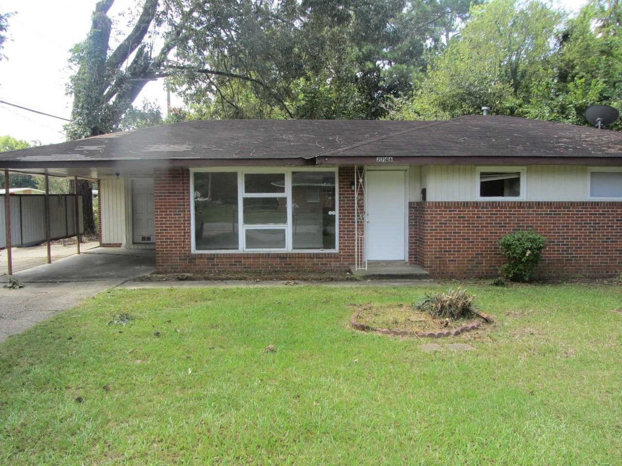 2746 Broadmoor Dr
