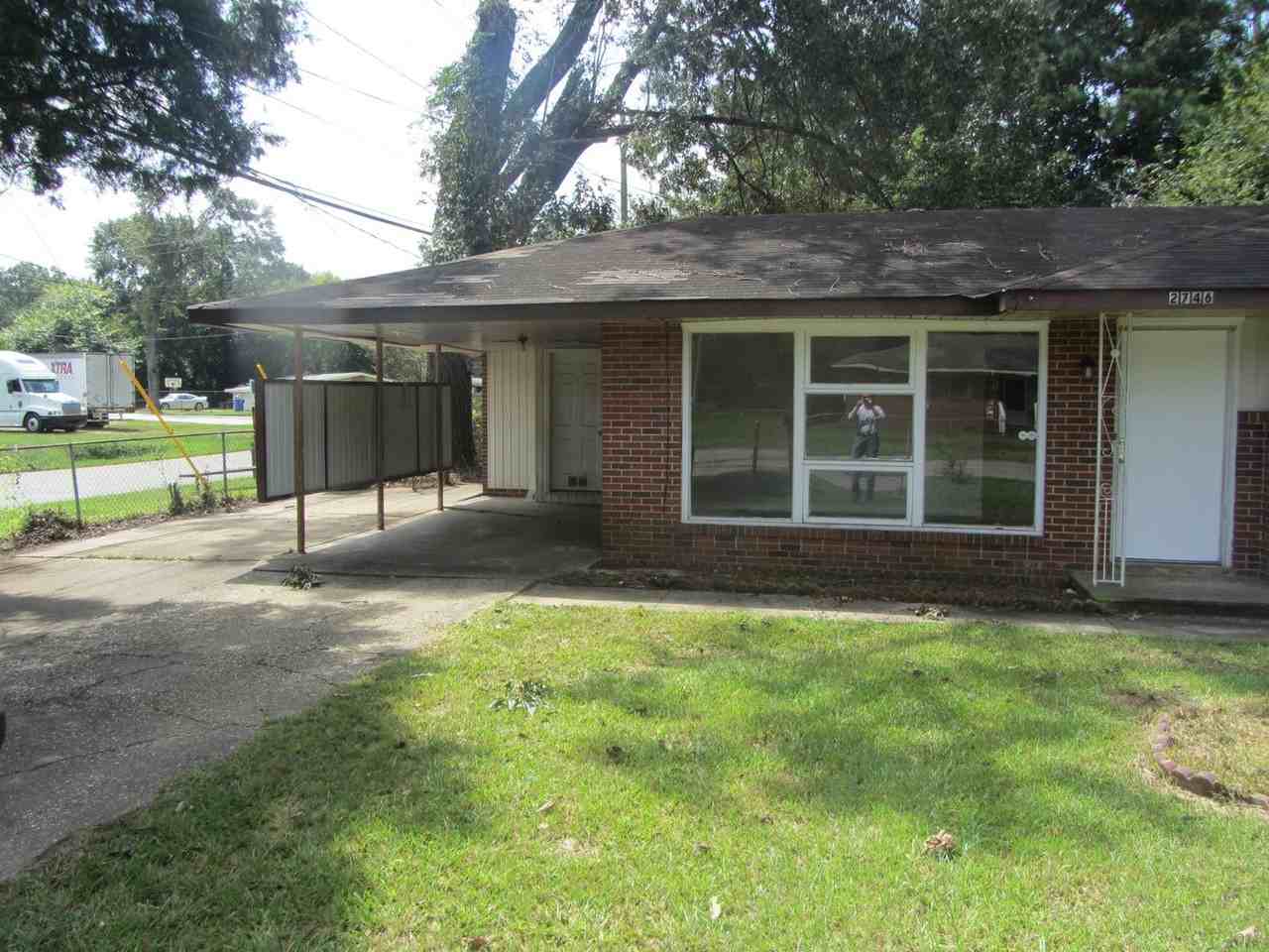 2746 Broadmoor Dr - Photo 3 of 14