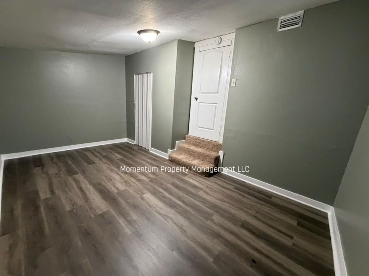 8118 N Marks St - Photo 4 of 15