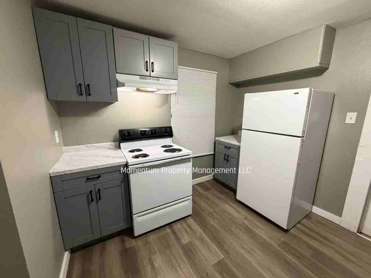 8118 N Marks St - Photo 5 of 15