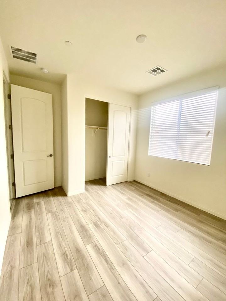 348 Mezzaforte St - Photo 5 of 11