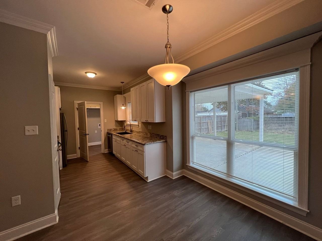 7309 Robinson Dr - Photo 6 of 15