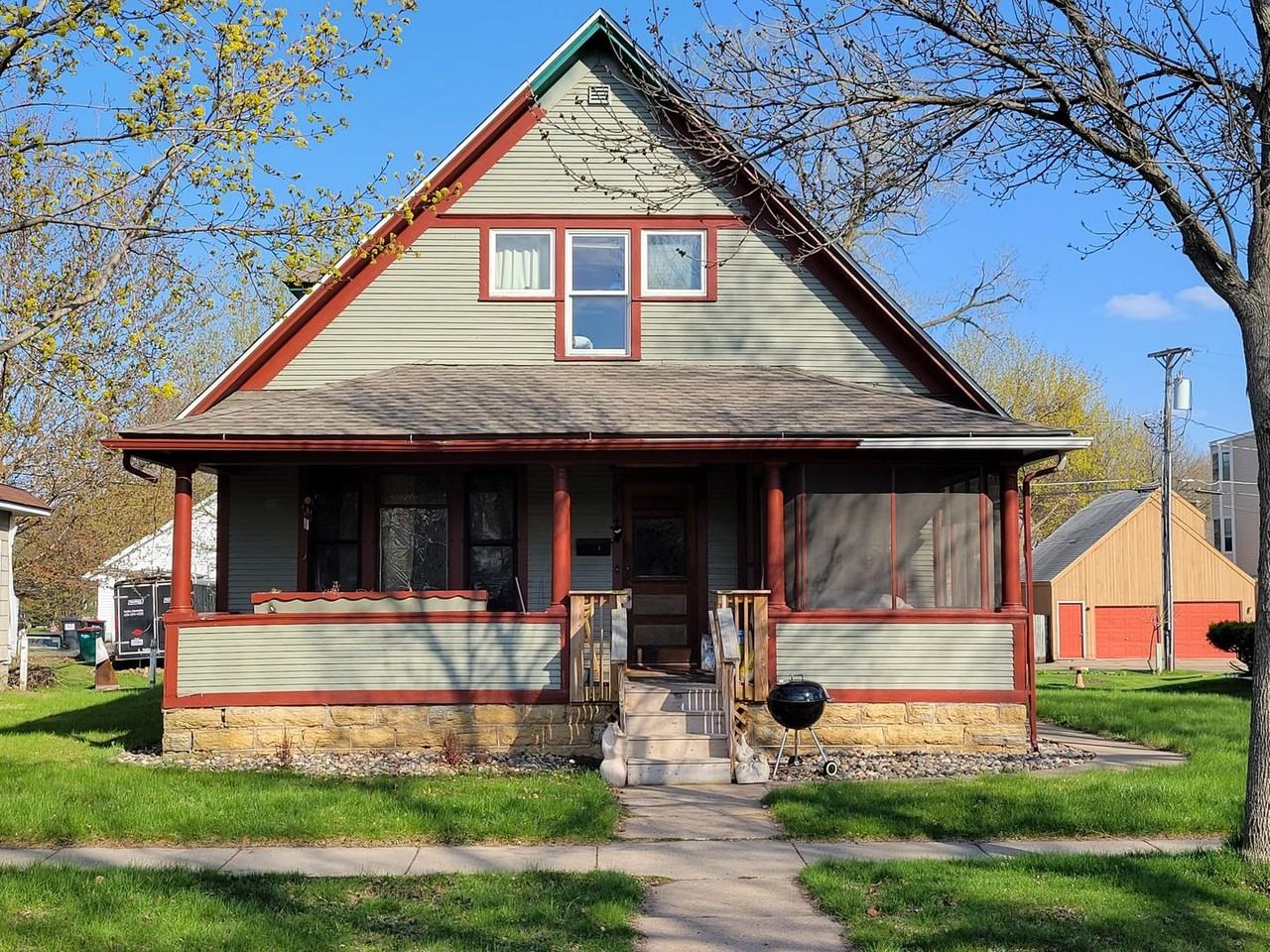114 5th St