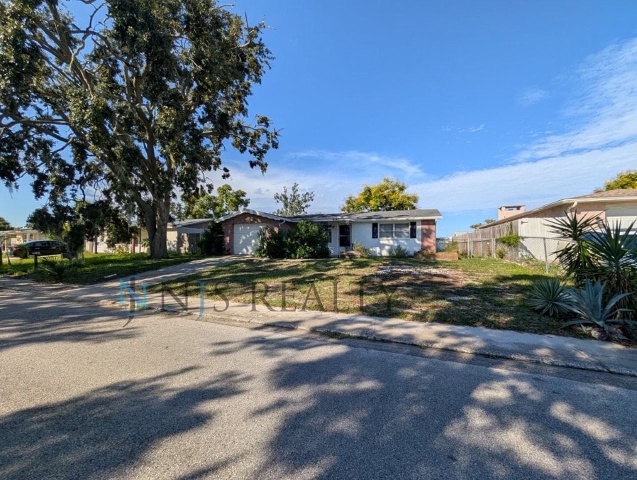9541 Rainbow Ln - Photo 2 of 13