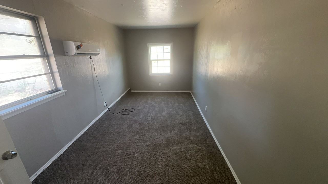 7400 Nw 27th St - Photo 5 of 17