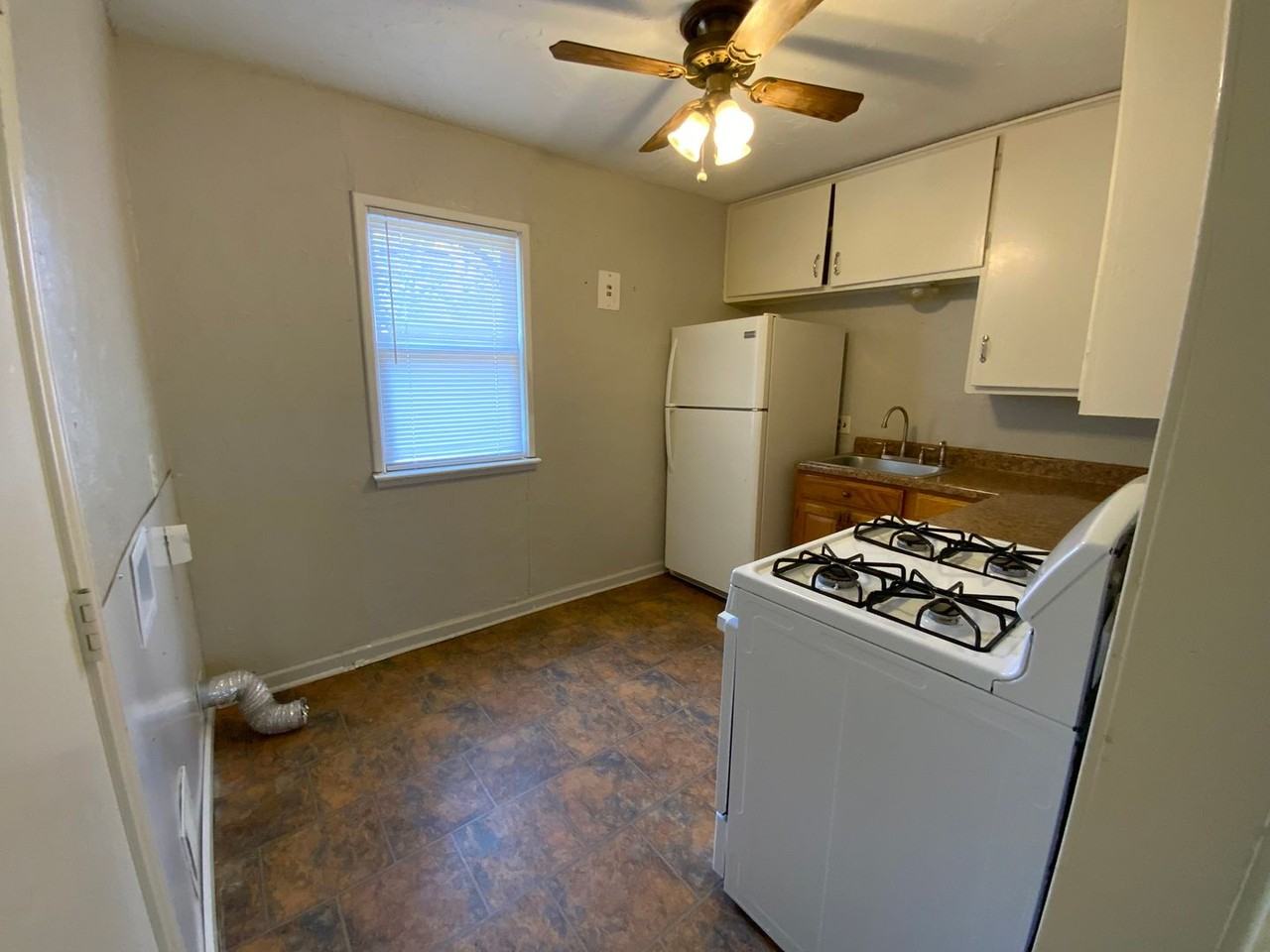 2815 Sw I Ave - Photo 4 of 20