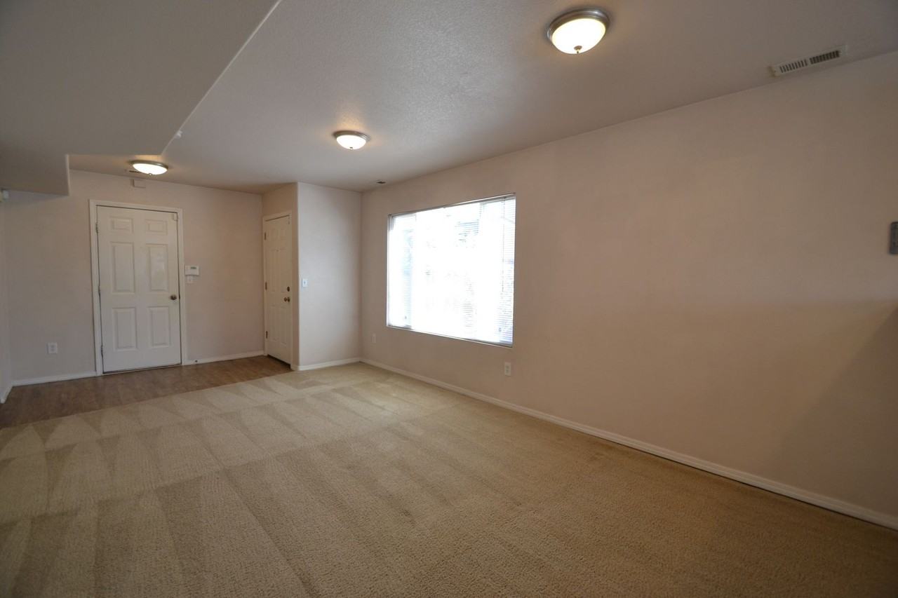 7830 Antelope Ridge Pt - Photo 3 of 13