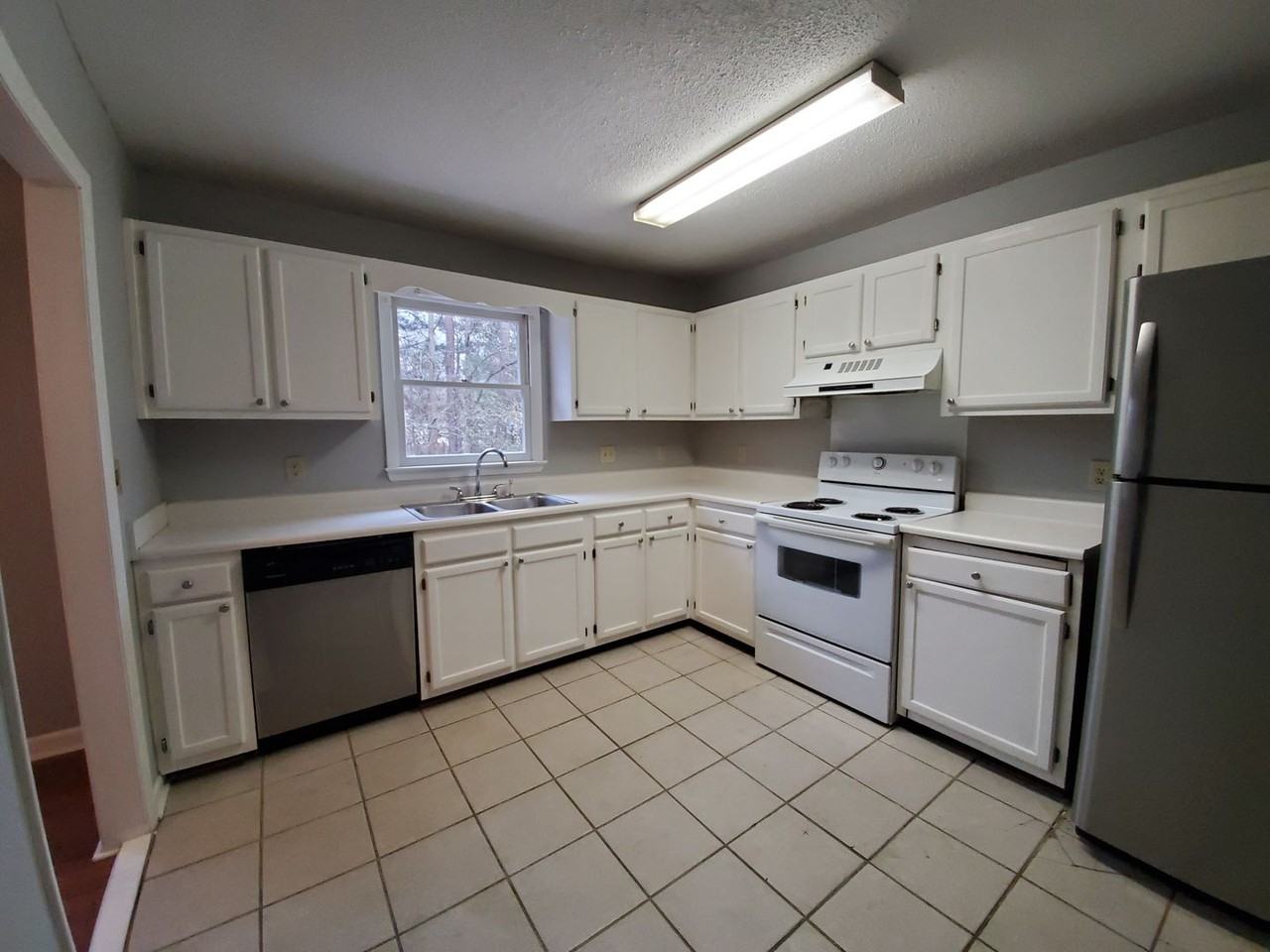 7290 Surf Pl - Photo 4 of 17