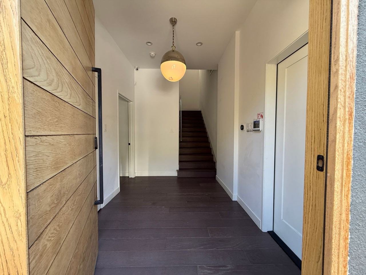 1854 Franklin Canyon Dr - Photo 4 of 37