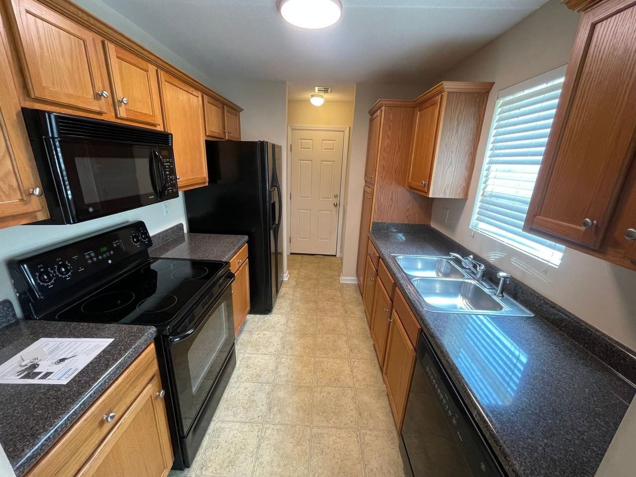 330 Bridgewater Cir - Photo 3 of 14