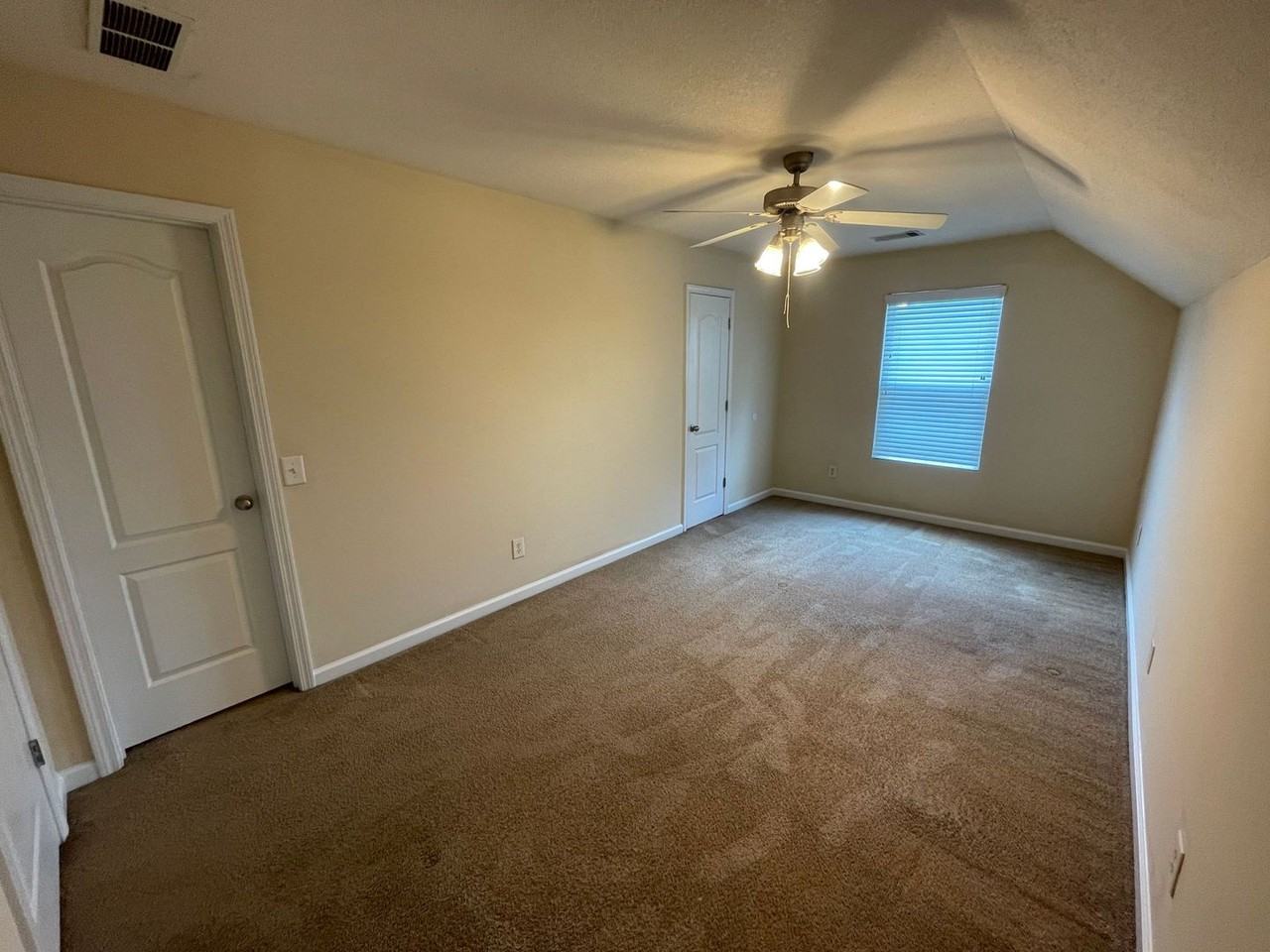 330 Bridgewater Cir - Photo 6 of 14