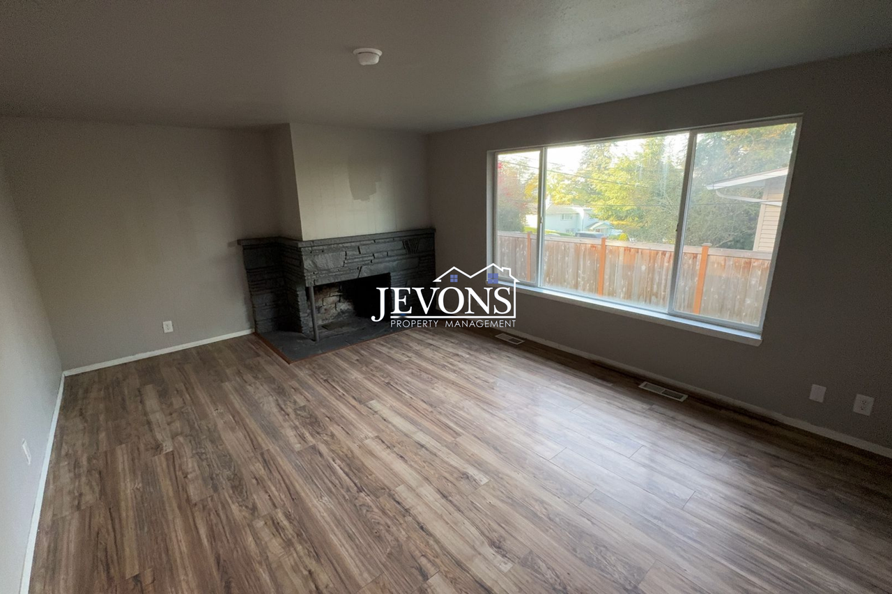 9722 S 200th St - Photo 3 of 18