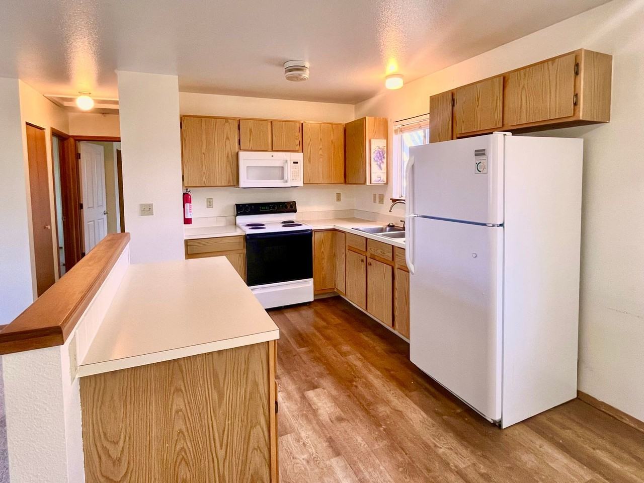 914 Canyon Ct - Photo 7 of 20