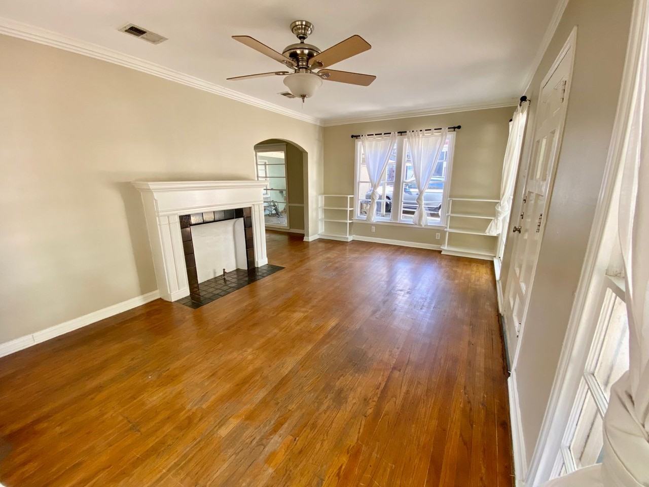 314 W 5th St - Photo 2 of 10