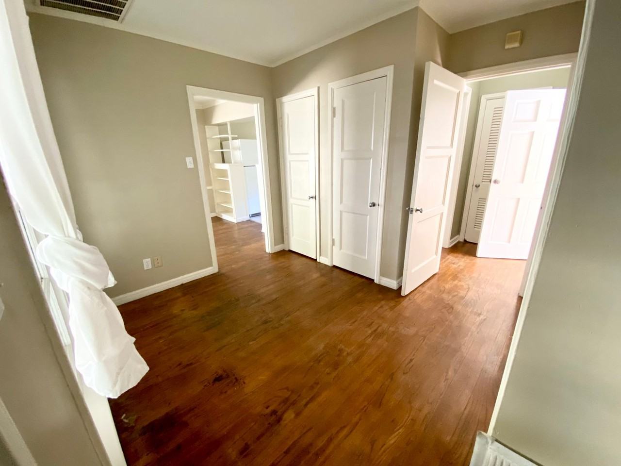 314 W 5th St - Photo 6 of 10