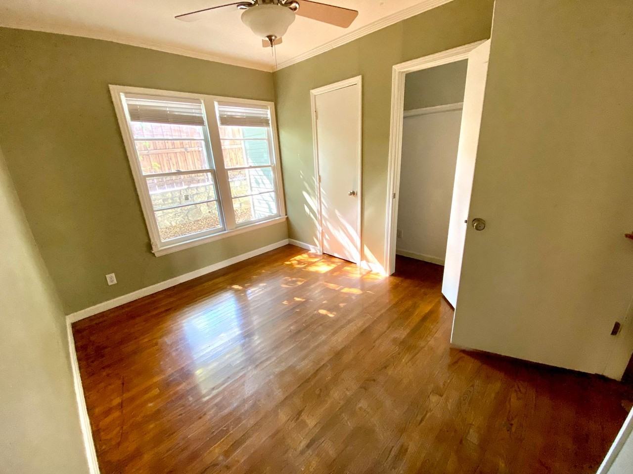 314 W 5th St - Photo 7 of 10