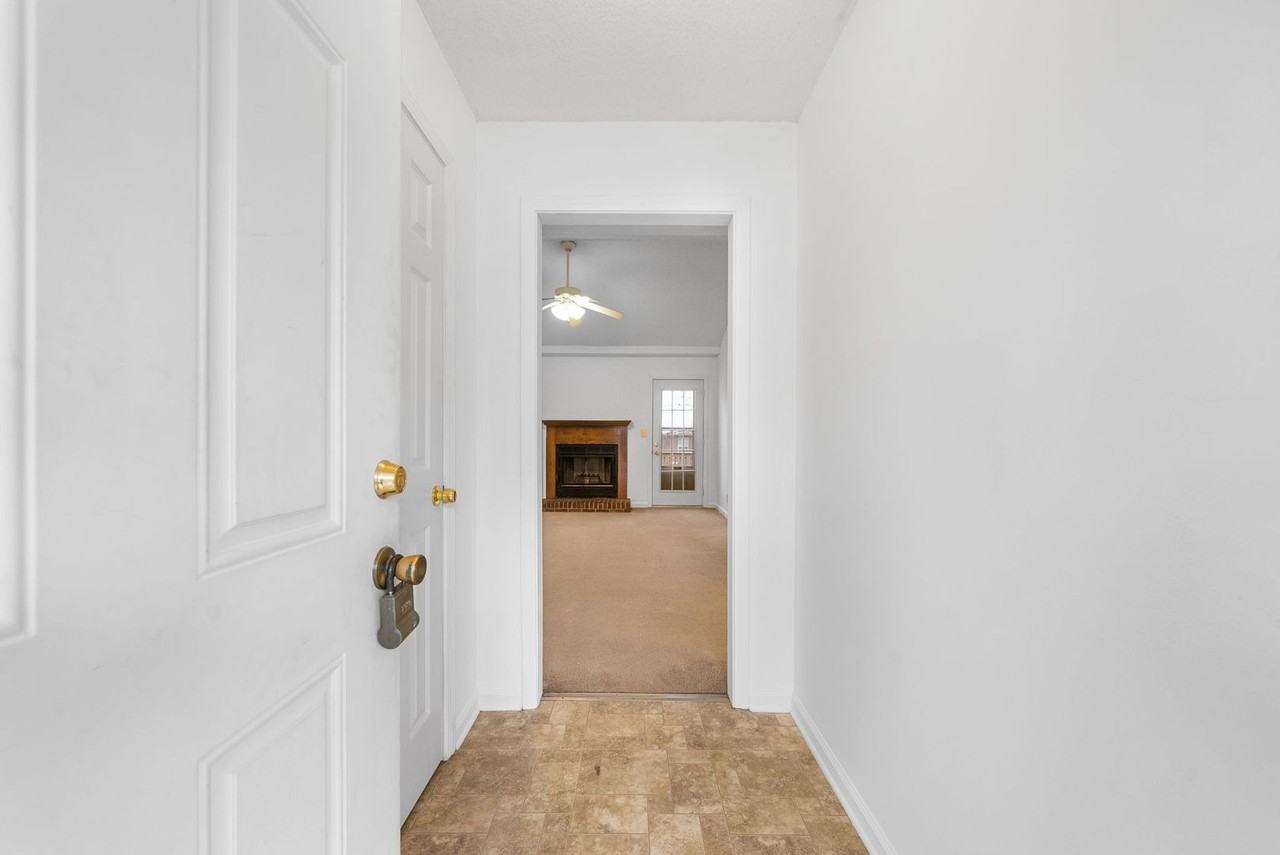 242 Millstone Cir - Photo 3 of 25