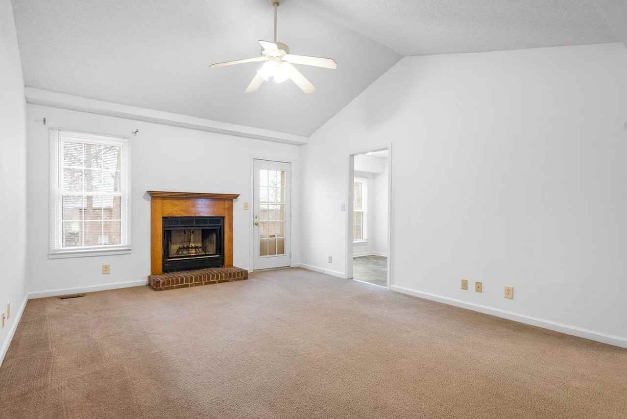 242 Millstone Cir - Photo 6 of 25