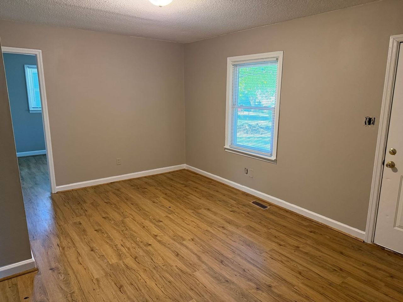 608 Charles Franklin St - Photo 3 of 13