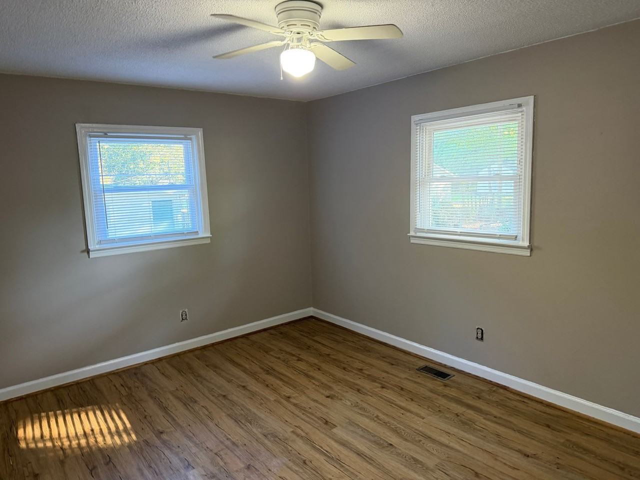 608 Charles Franklin St - Photo 6 of 13