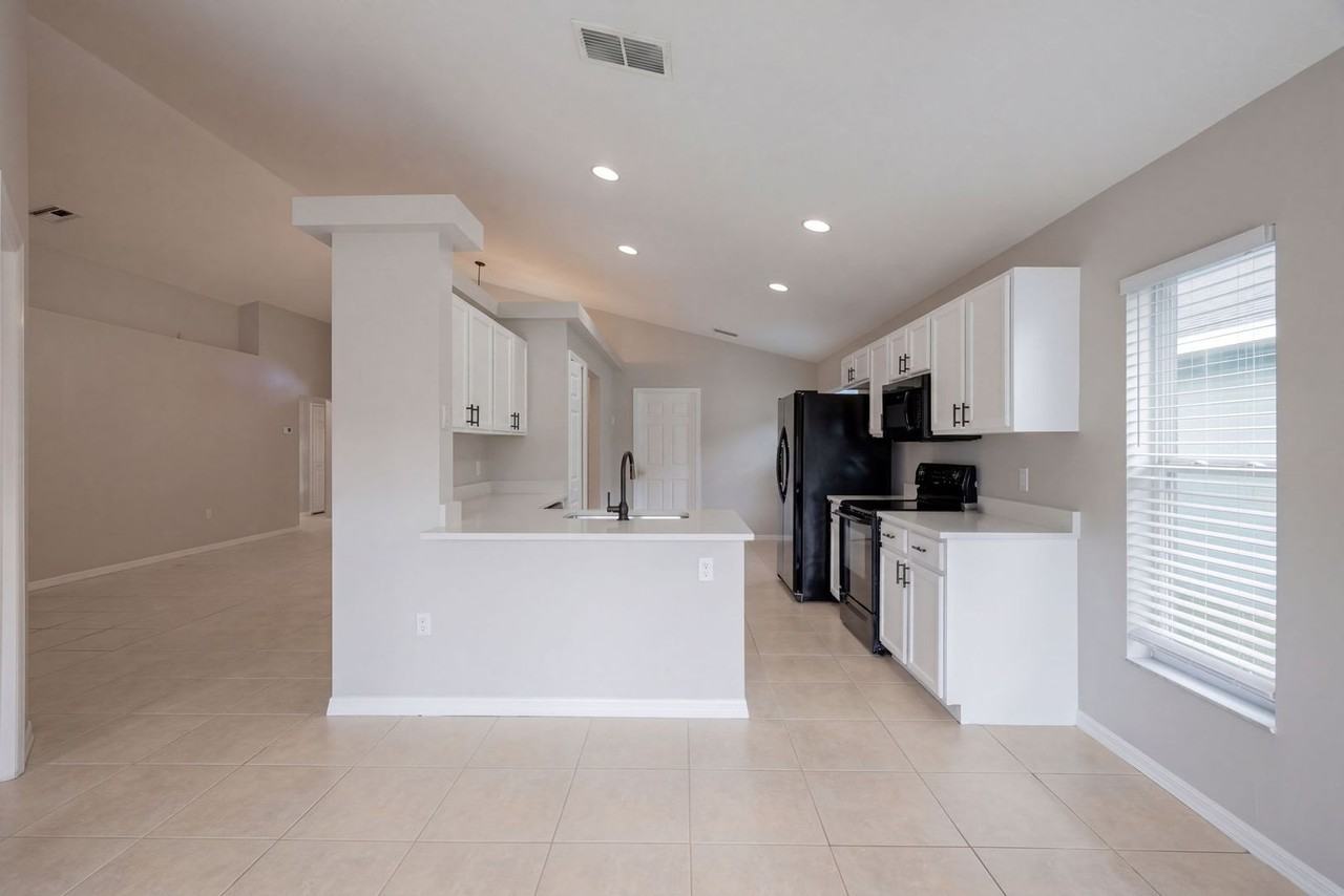 3318 Benson Park Blvd - Photo 6 of 23