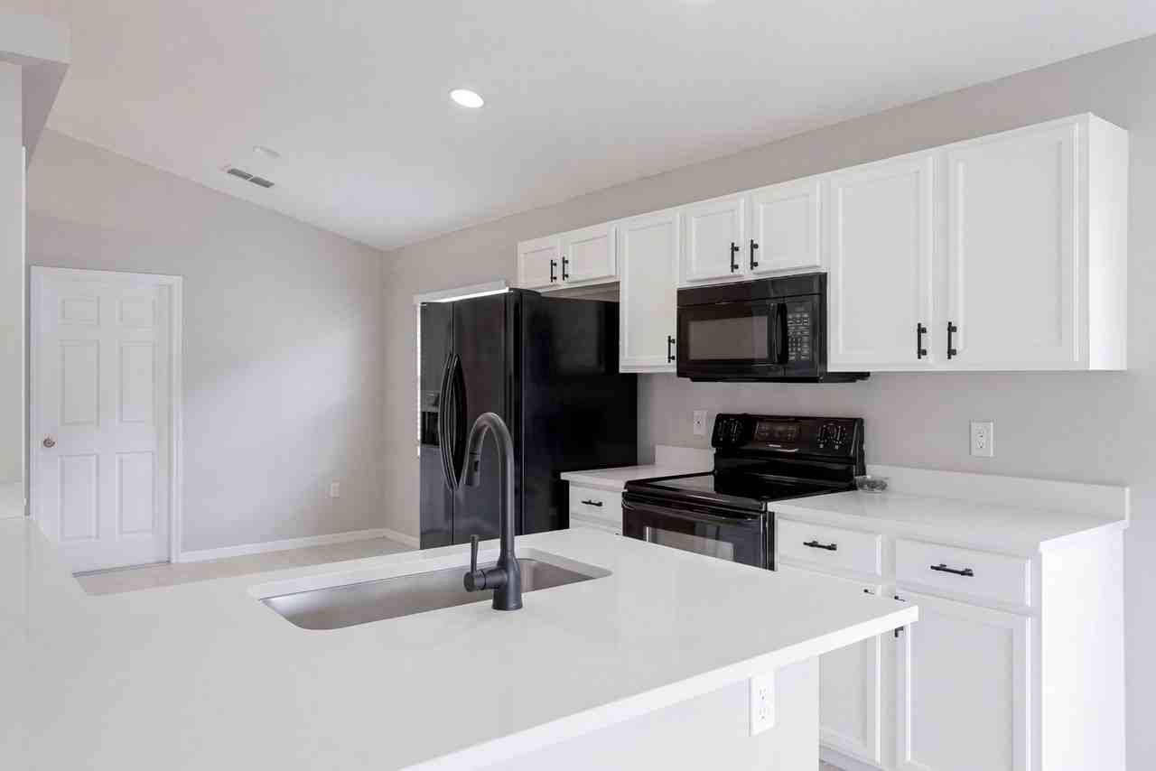 3318 Benson Park Blvd - Photo 7 of 23